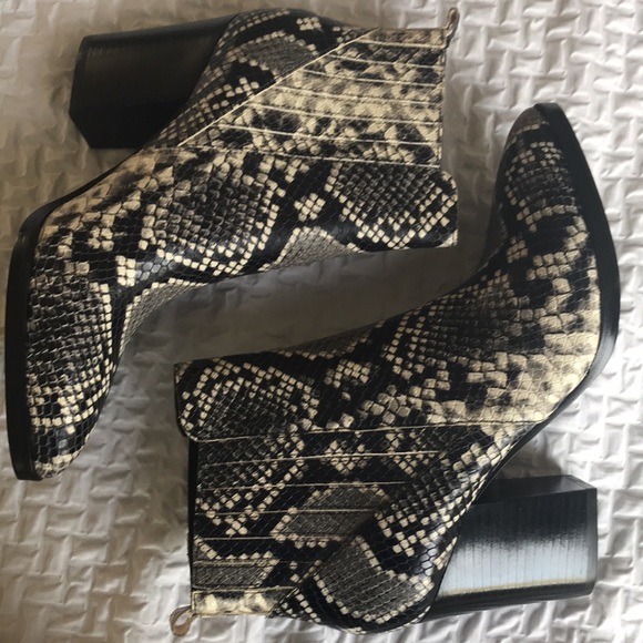 Marc Fisher LTD Alva Bootie - Picture 5 of 16